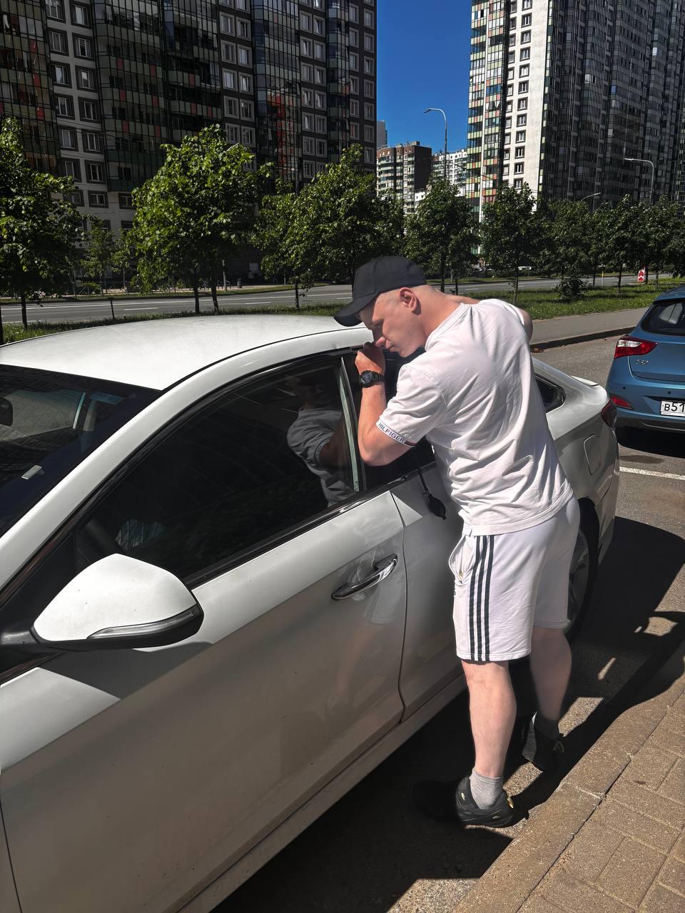 Вскрытие автомобиля без повреждений в Зеленогорске 